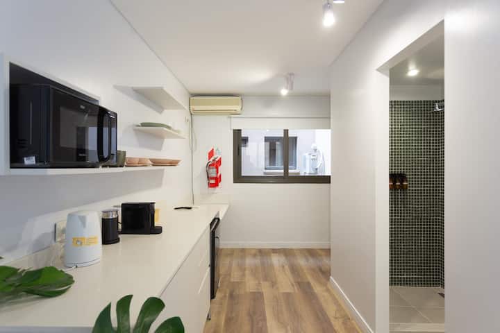 Netflix | 2 Mins To Arístides Street | A/c - Mendoza