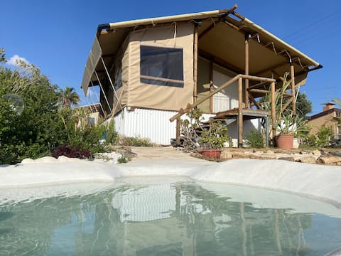 To the desert - a glamping experience in the desert