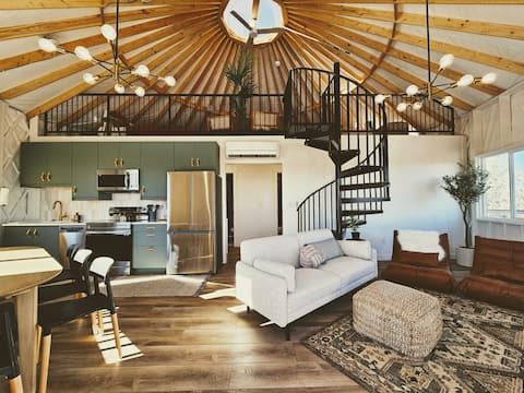 Gorgeous Yurt w/ Marvelous Views, National Parks