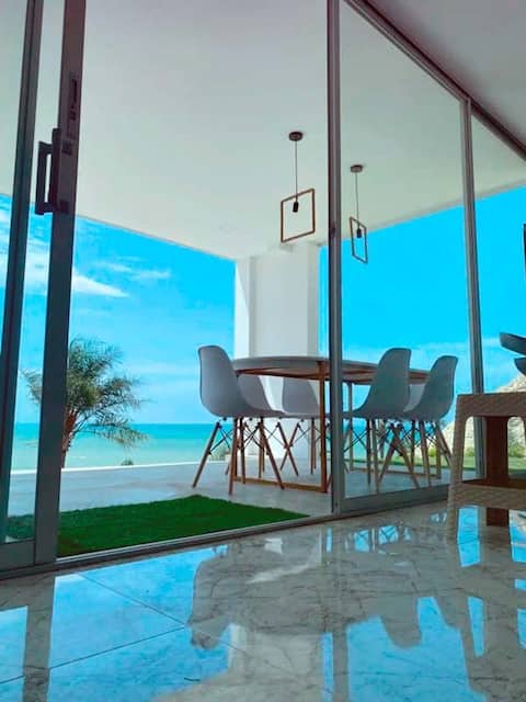 Beautiful mini suite with beautiful ocean views