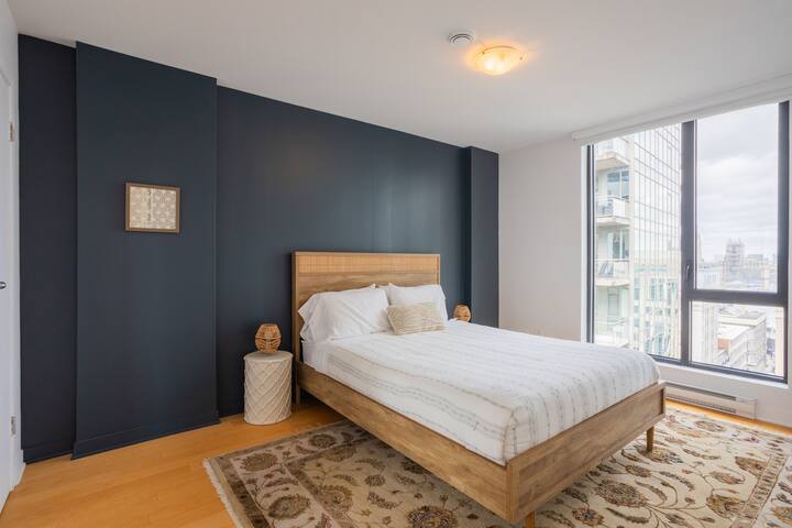 Free Indoor Parking Old Montreal 16 gallery image 4