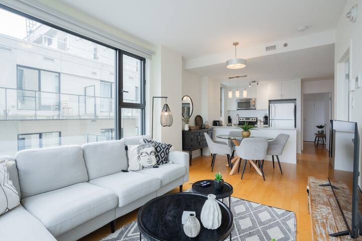 Free Indoor Parking Old Montreal 16 gallery image 3