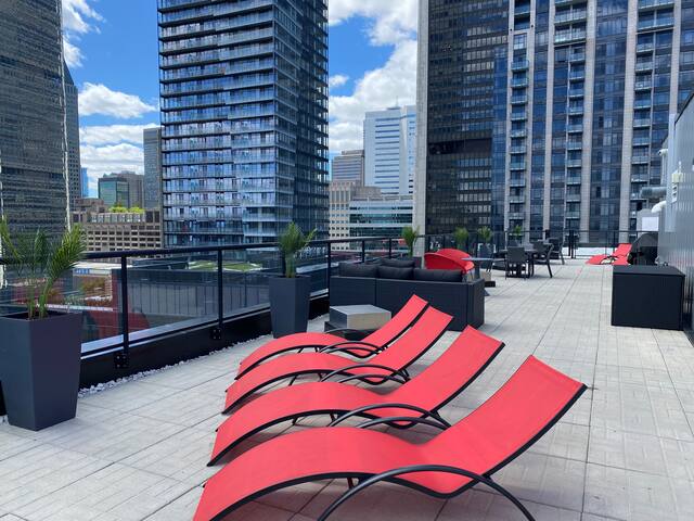 Free Indoor Parking Old Montreal 16 gallery image 5