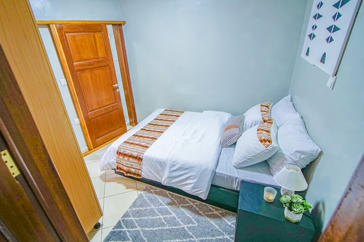 Krasna spavaća soba 2 za mirnu noć i mirno jutro 