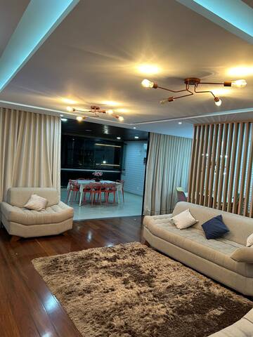 Apt tipo casa à beira-mar