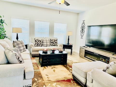 Successful Airbnb property: Summer Hideaway: Your Retreat Awaits! in I 10 East Corridor
