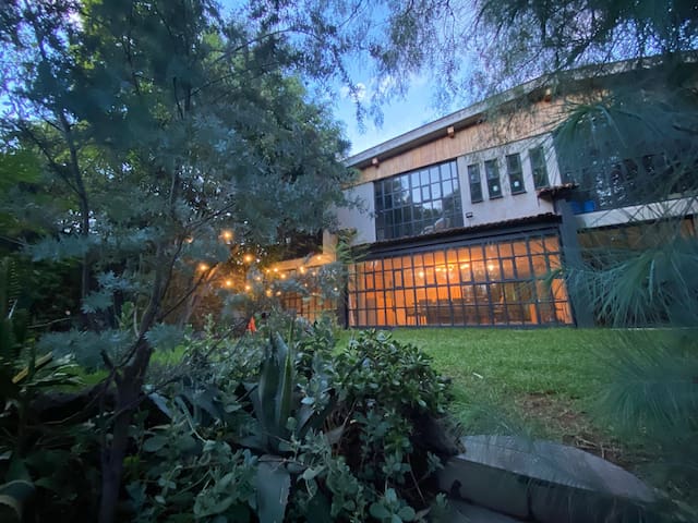 Coyoacán Luxurious Home & garden