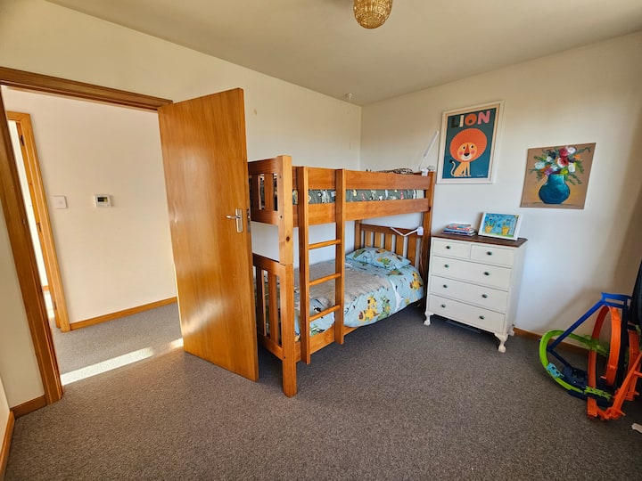 เตียงสองชั้นเดี่ยว