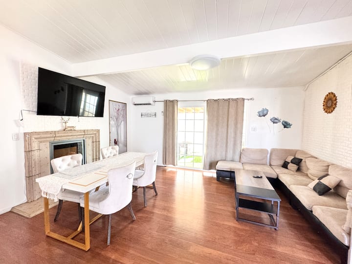House | Parking | Pvt Yard | Minutes 2 Disney - Anaheim