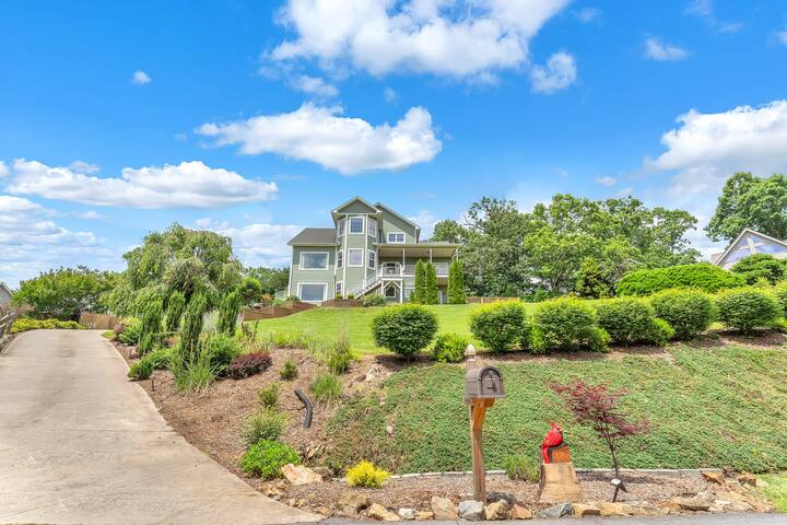 Asheville 7/4 Mansion, Views, Pool, Spa, Gameroom gallery image 5