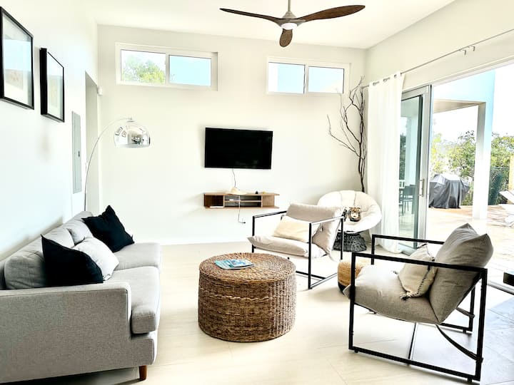 Modern Villa With Private Pool Near Long Bay Beach - Turks and Caicos Islands