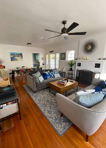 3 Blocks to Windansea! Charming-Cozy-Hot Tub-Yards gallery image 2