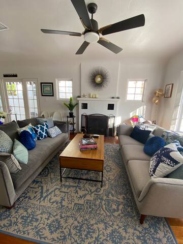 3 Blocks to Windansea! Charming-Cozy-Hot Tub-Yards gallery image 3