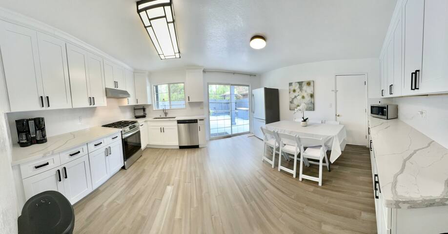 Central Palo Alto Home with AC gallery image 4