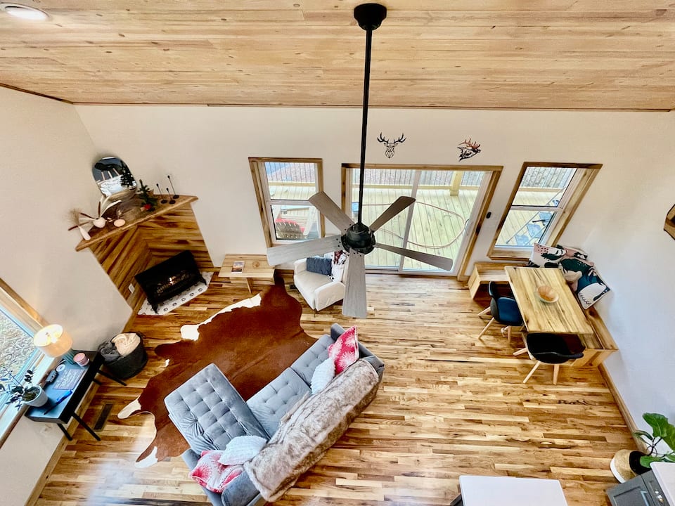 Poplar Cabin, a new mountain cabin near the Blue Ridge Parkway, Waynesville, North Carolina, United States, photo 9 of 10
