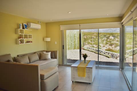 Top performing Airbnb: 360° Lake and Mountain View | BBQ | Stove | WiFi in Departamento Luján De Cuyo
