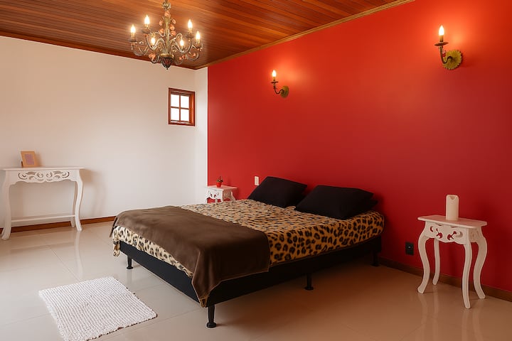 ตื่นขึ้นมาพร้อมกับเสน่ห์และความสะดวกสบาย: เตียงนุ่มสบาย แสงนุ่มนวล และการตกแต่งที่มีเอกลักษณ์ ที่อาราราส ทุกรายละเอียดจะช่วยให้คุณพักผ่อนและมีสุขภาพดี สัมผัสบรรยากาศยามค่ำคืนที่เงียบสงบบนภูเขา จองเอ็กซ์พีเรียนซ์เลย! ️✨