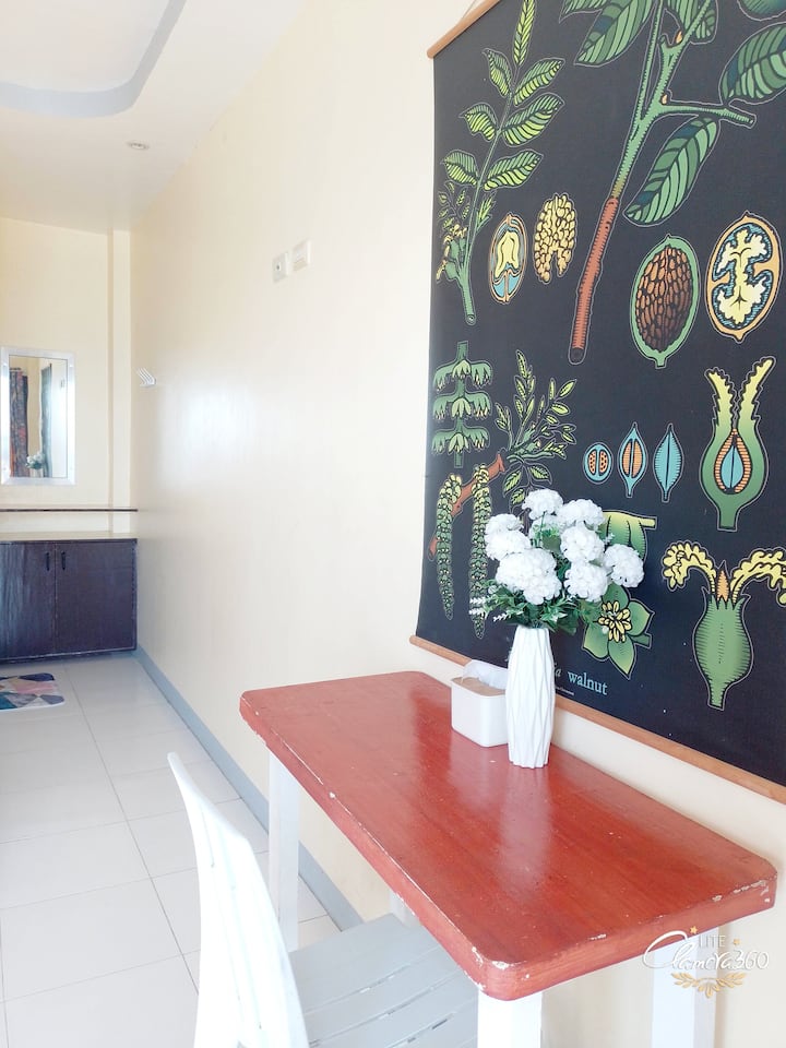 Anglers Hub Resort (Room With Balcony & Seaview) - Oslob