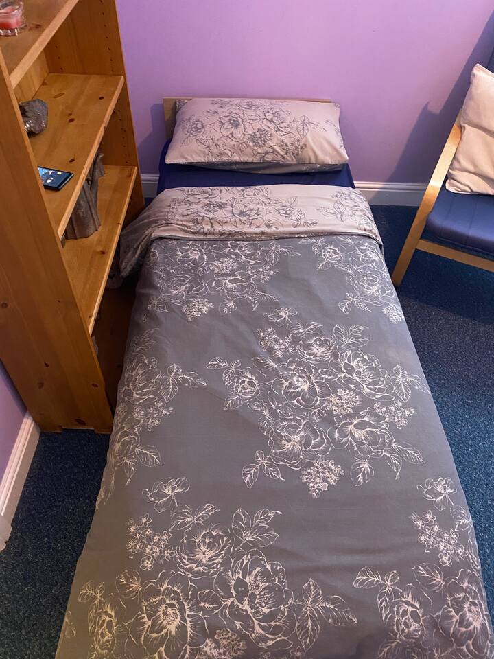 Არასავალდებულო ერთადგილიანი საწოლი 