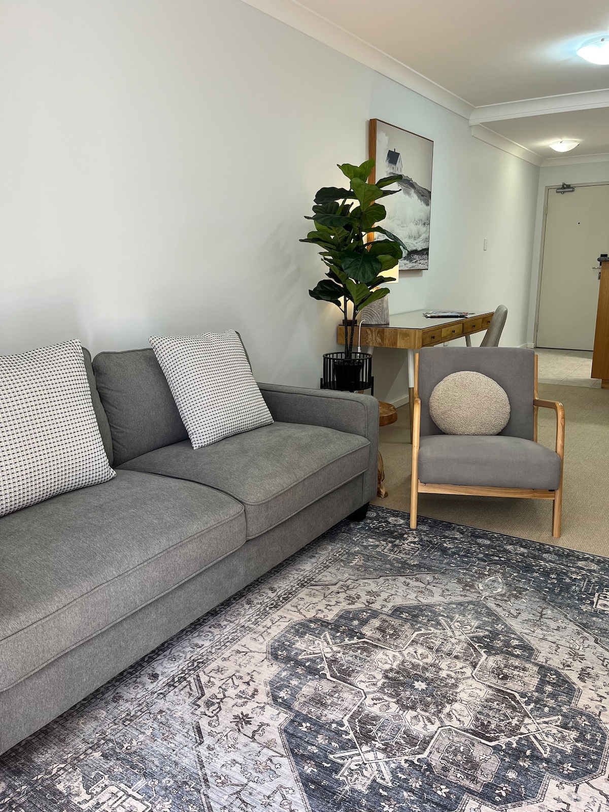 Popular Airbnb listing: City Escape Mounts Bay | Pool | Free Parking in Perth