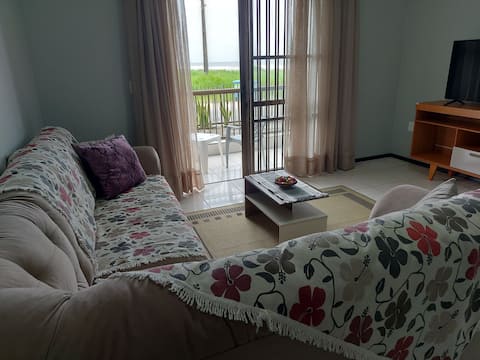 Airbnb em destaque: beachfront apartment *Ground floor * em São Francisco Do Sul