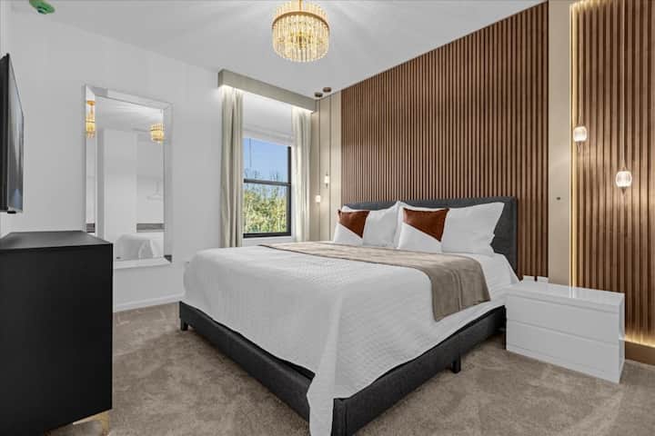 Dormitorio 5: 1 cama tamaño king (baño privado)
