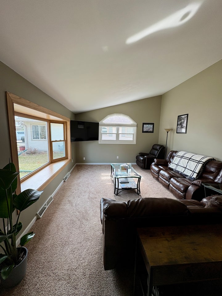 Eaa House Rental - Oshkosh, WI