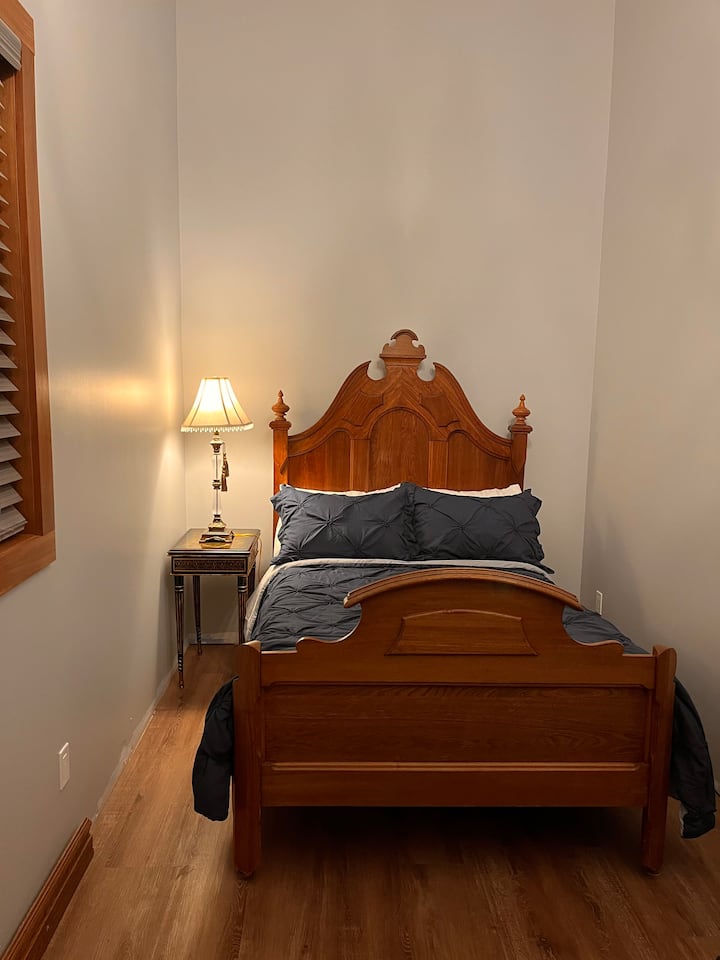 Spálňa 1 Hlavné poschodie, manželská posteľ 