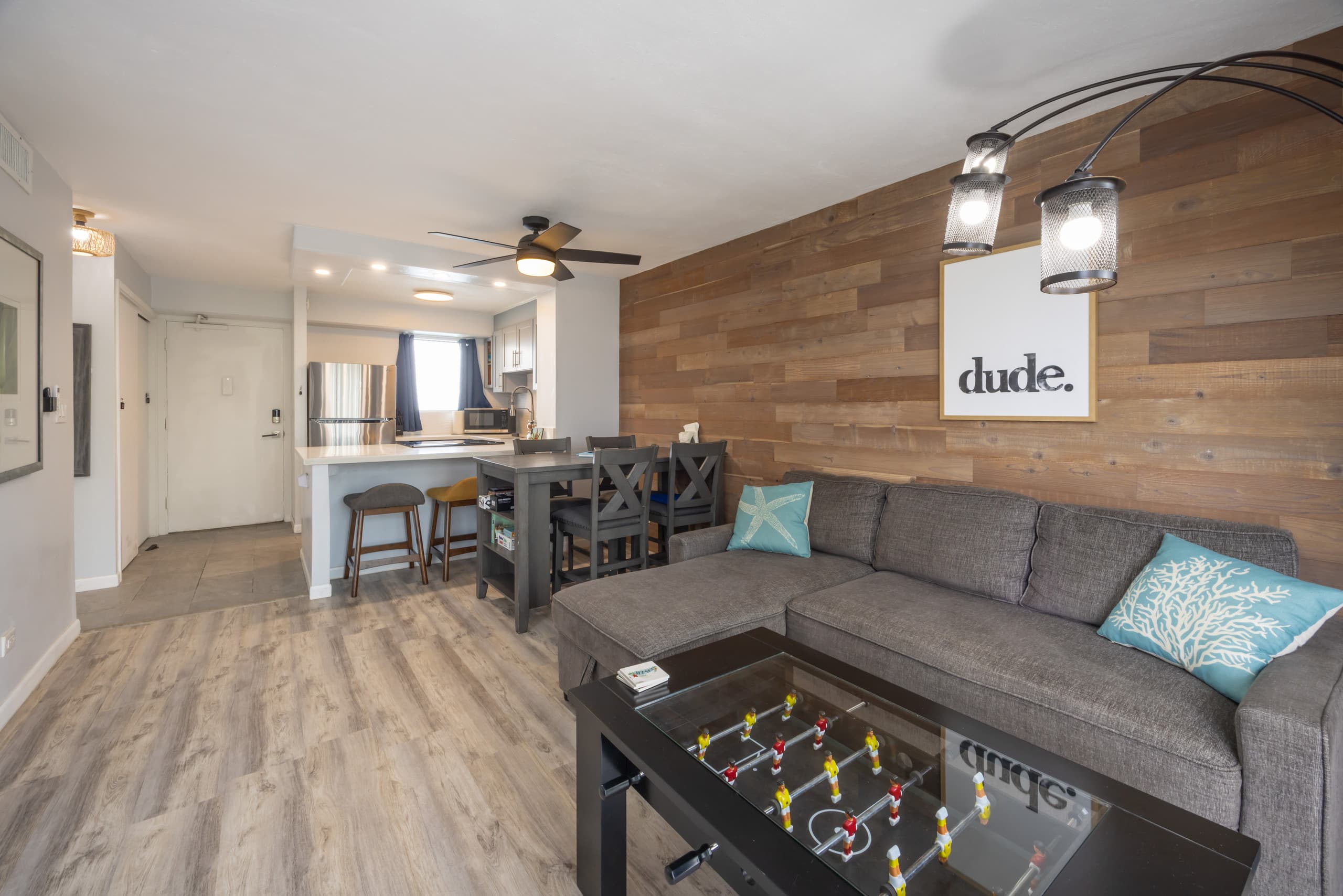 Condo in Honolulu · ★4.9 · 2 bedrooms · 4 beds · 1 private bath - Image 5