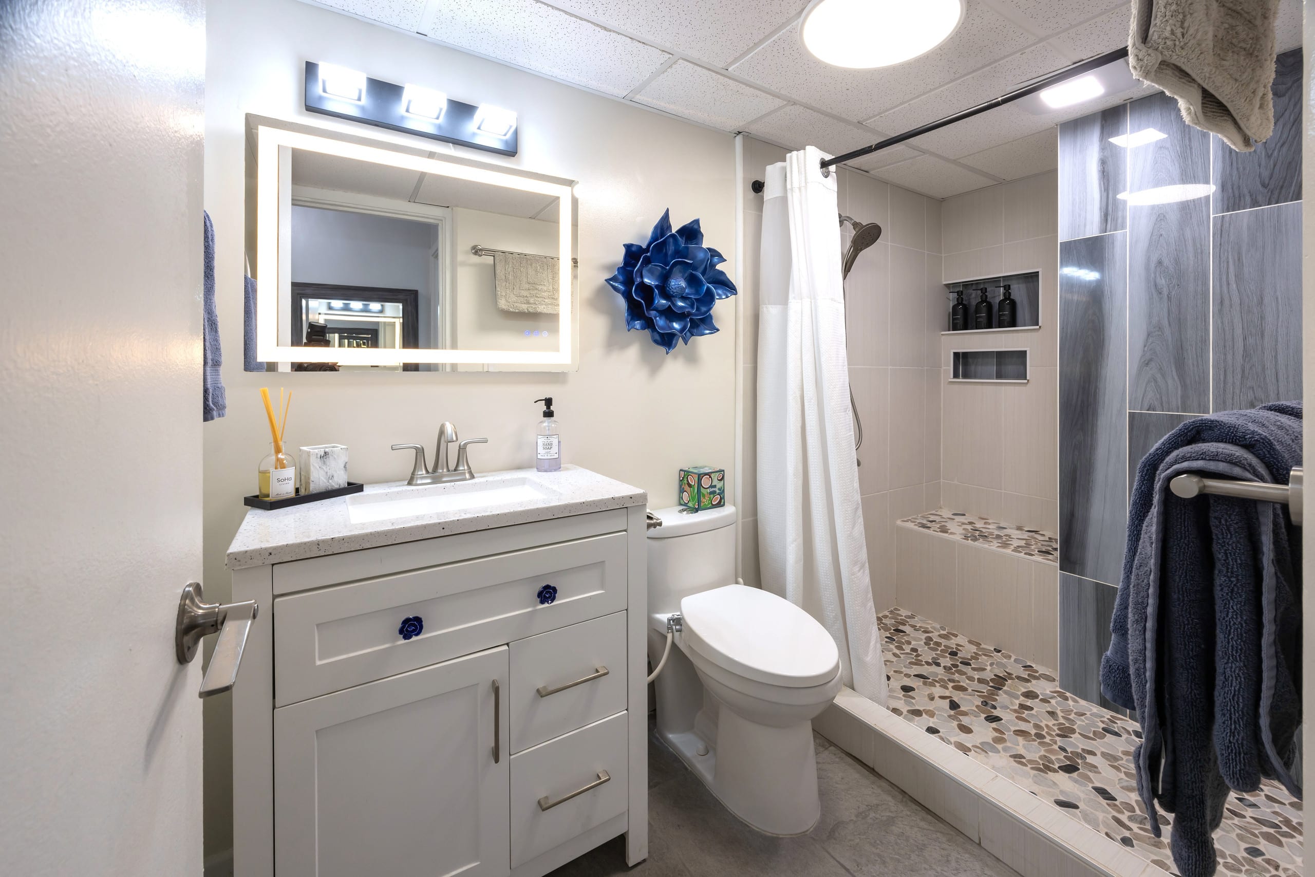Condo in Honolulu · ★4.9 · 2 bedrooms · 4 beds · 1 private bath - Image 21