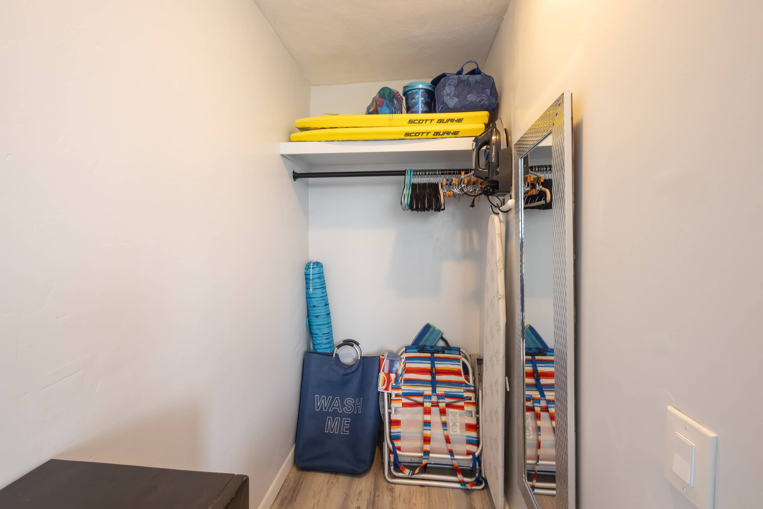 Condo in Honolulu · ★4.9 · 2 bedrooms · 4 beds · 1 private bath - Image 19