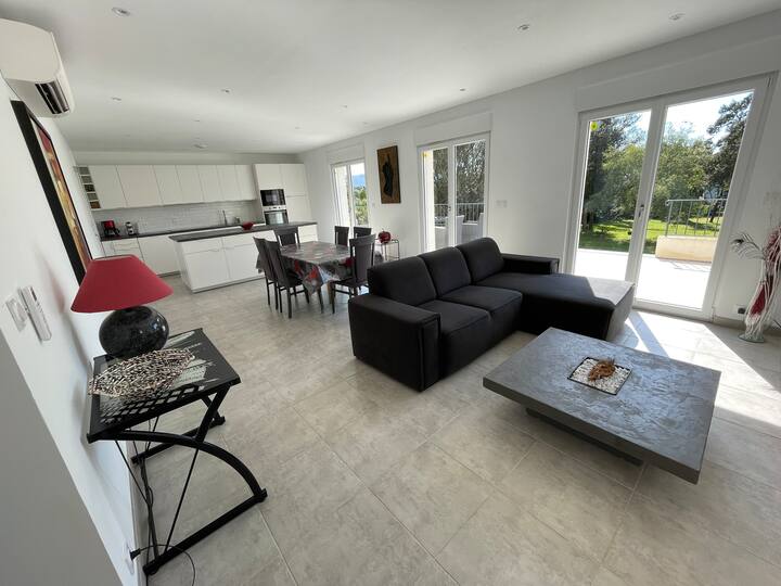 Charmante Maison Avec Grand Jardin - Figari