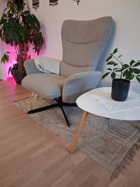 Popular Airbnb listing: Central apartment a short distance from the airport. in Madla
