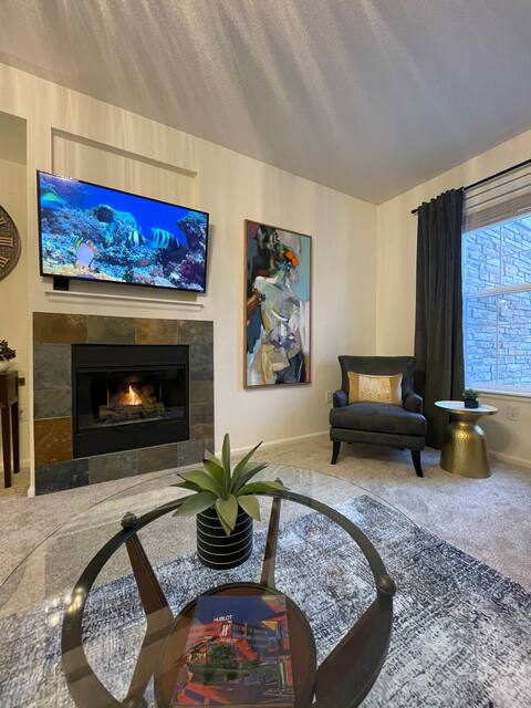 Cozy & Modern S. Denver 2BR, 2BA