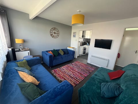 Top Airbnb: ME Happy Place in Ormesby St. Margaret With Scratby