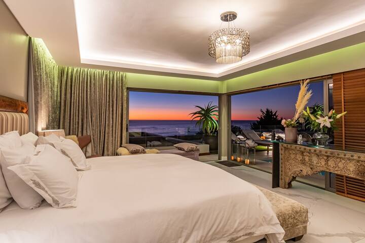 Sea views & Sunsets Haven-Clifton at its best! gallery image 3
