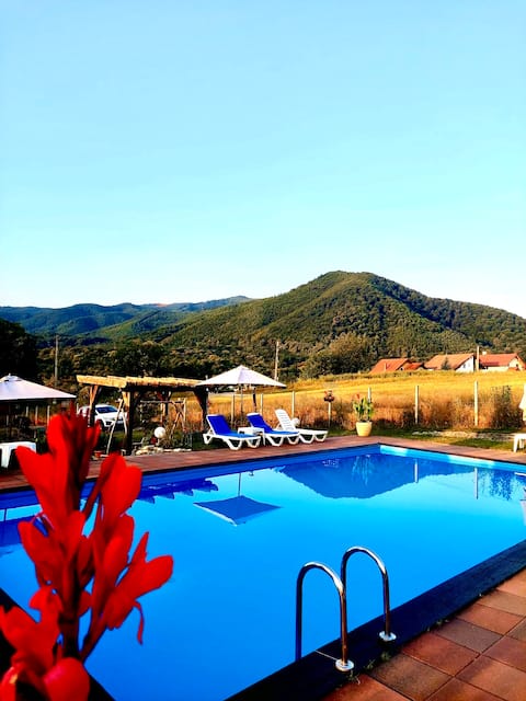 Ballad between the hills, House of the Sun
