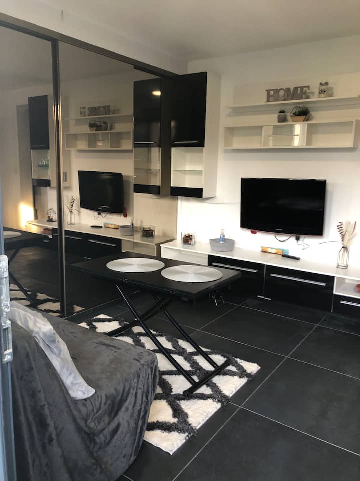 Studio De 20 M² Parking - Latresne