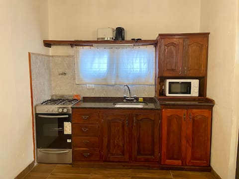 Anuncio de Airbnb popular: Cozy apartment on the 1st floor, downtown and near the sea en Partido De Villa Gesell