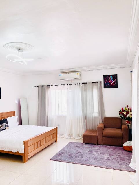 Room in Dawhenya