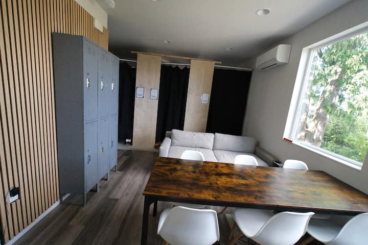 Private Room H In Mini Hostel - Seattle, WA