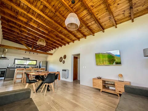 Airbnb con mejor rendimiento: Elegant private country house | Dique los Molinos en Departamento Calamuchita