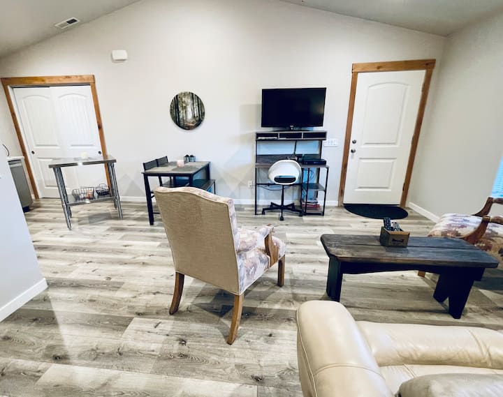 Grandview Suites - Grants Pass, OR