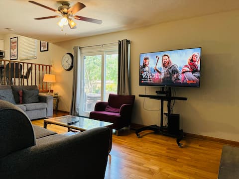 Popular Airbnb listing: Rouge Hill Retreat srt-2310-hbprvw-rnwl-2509 in Scarborough—Rouge Park