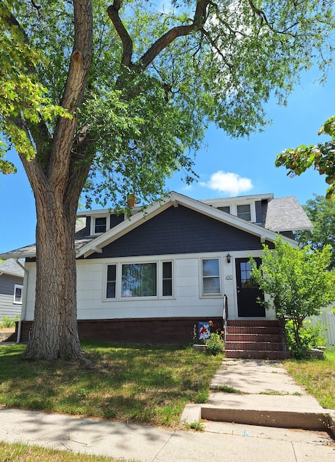 Spacious 3 Level Home Great Location