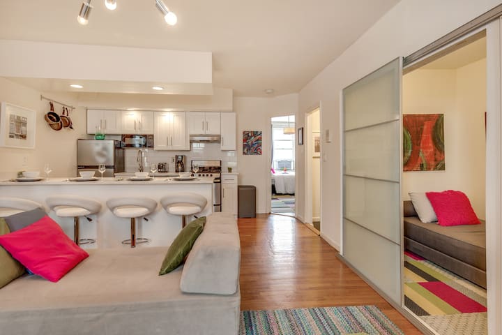 ~Chic~Designer 2 Bedroom Flat~Greenwich Village gallery image 4