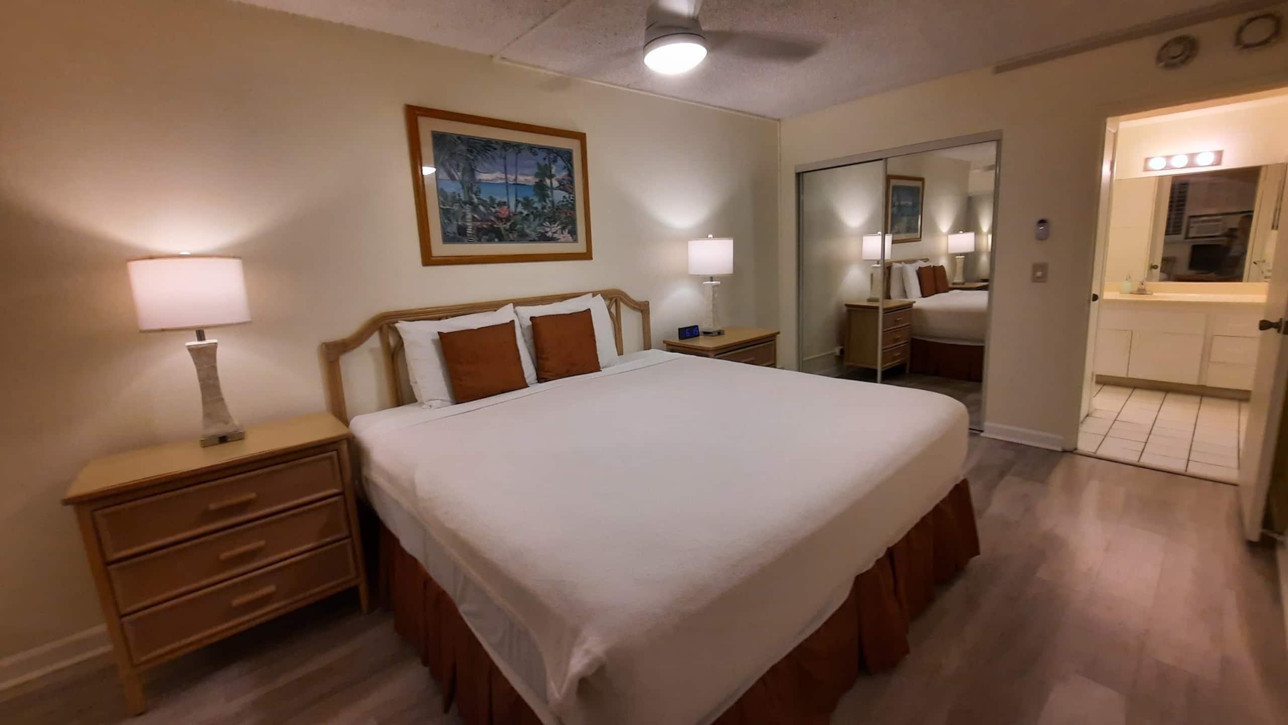 FREE Parking Corner 1BR/4 in Heart of Waikiki - Photo 23