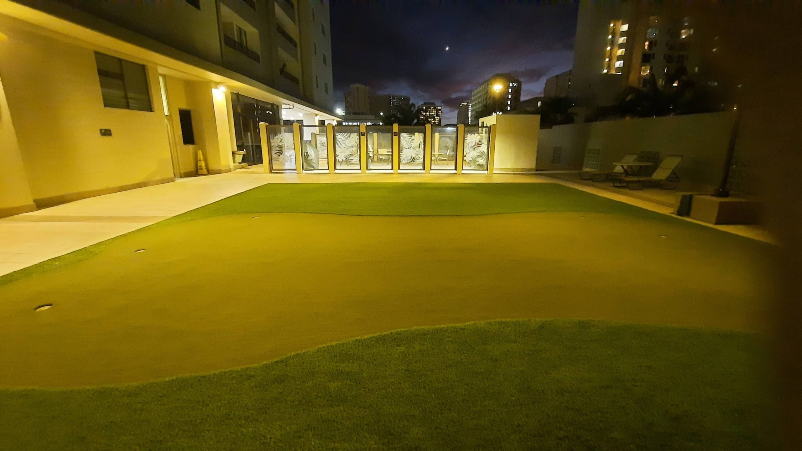 FREE Parking Corner 1BR/4 in Heart of Waikiki - Photo 19