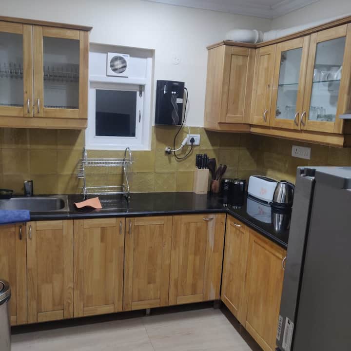 Full kitchen image 1
