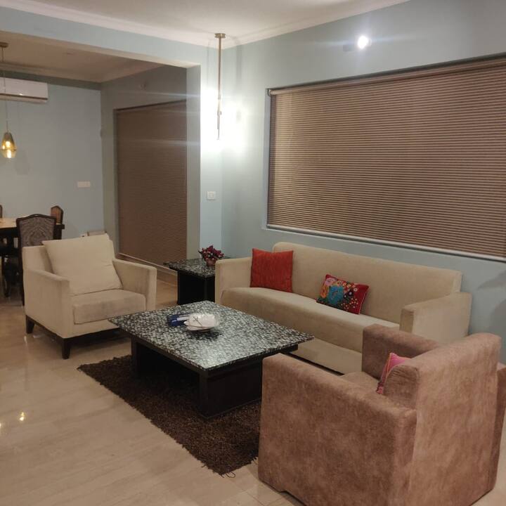 Living room image 7